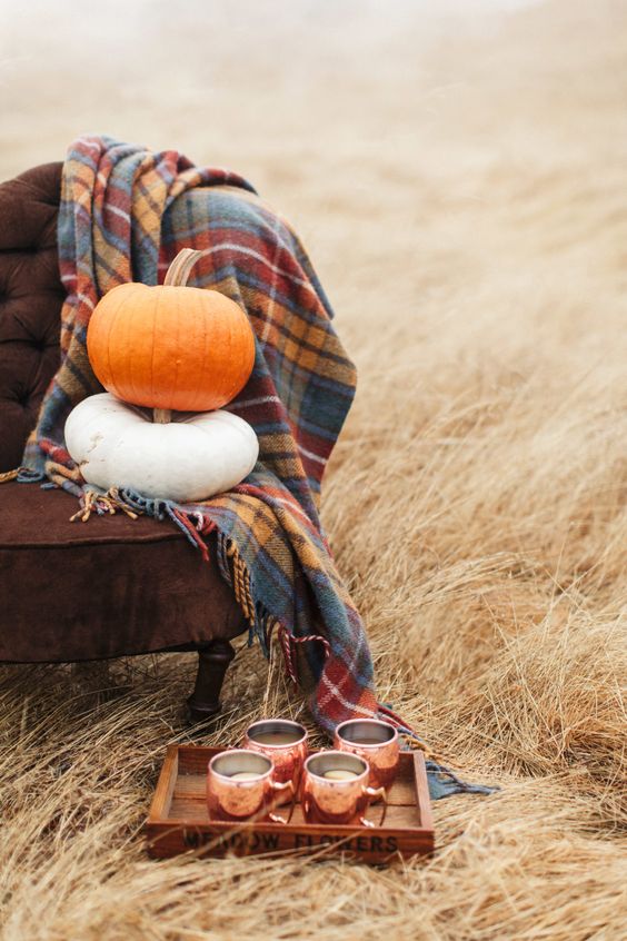 how-to-celebrate-autumn-with-your-best-friends